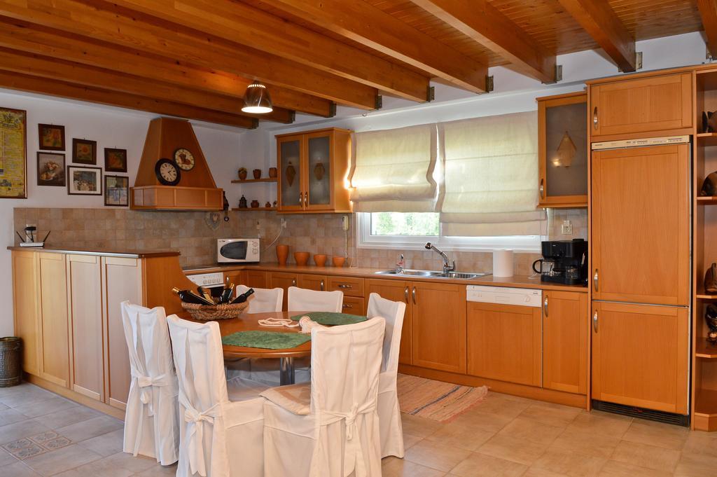 Dimeon Villa Kato Achaḯa Ruang foto
